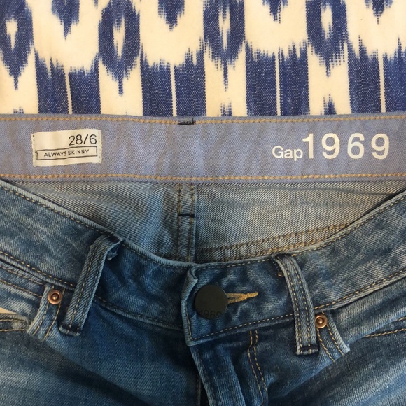 GAP1969 cutoff jean shorts- Sz 28/6 - Picture 2 of 4